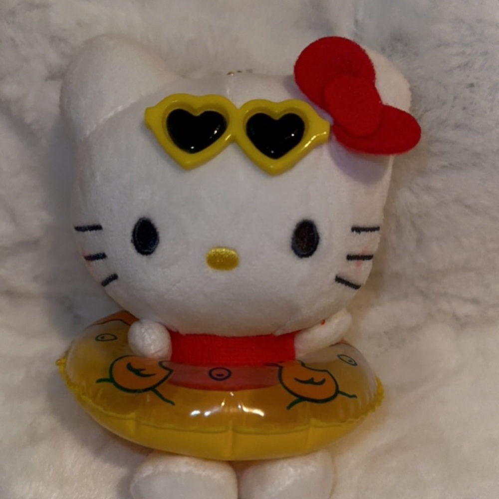 Hello kitty keychain